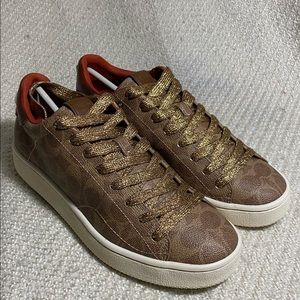 Lowline Luxe Low Top Sneaker